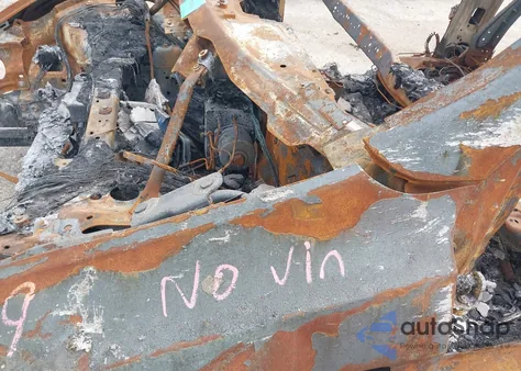 2026 Tesla Model Y Long Range Dual Motor All-Wheel Drive/Long Range Launch Series из США, поврежденный, VIN 7SAYGDEE1TA394561